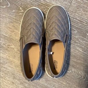 Mossimo quilted slip ons. Gray/dark khaki. 6 1/2